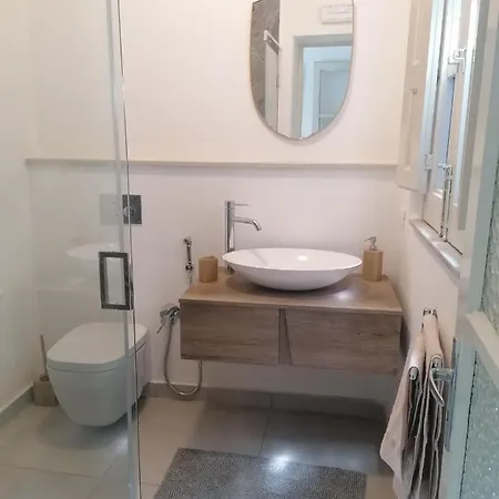 Old Terrace Apartment